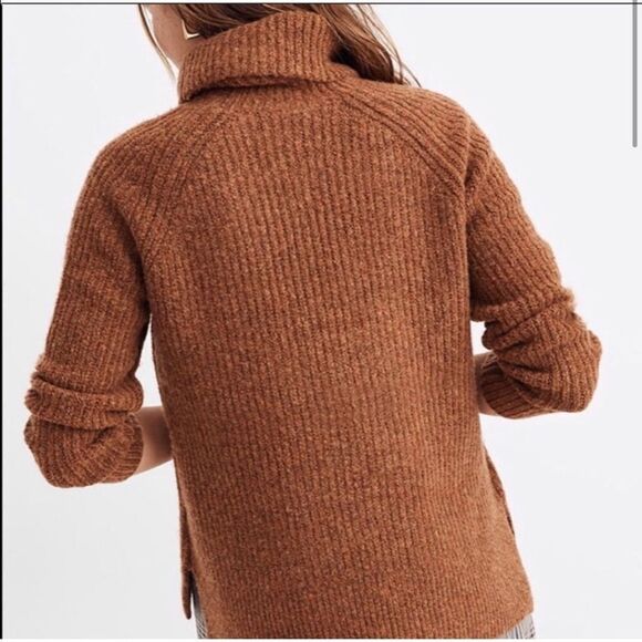 Madewell Mercer Turtleneck Sweater in Coziest Yarn - Picture 2 of 8